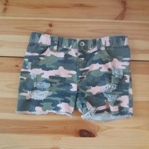 Children's Place camo cut offs green/pink SZ 10